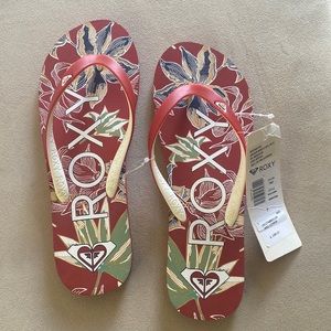 Roxy Tahiti VI flip flops NWT Womens  SZ 7